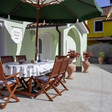 Pokrajac In Rovinjsko Selo - Haus Fuer 4-5 Personen Rovinj