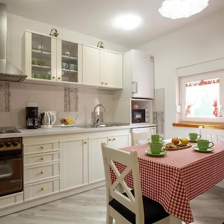 Pokrajac In Rovinjsko Selo - Haus Fuer 4-5 Personen * Rovinj