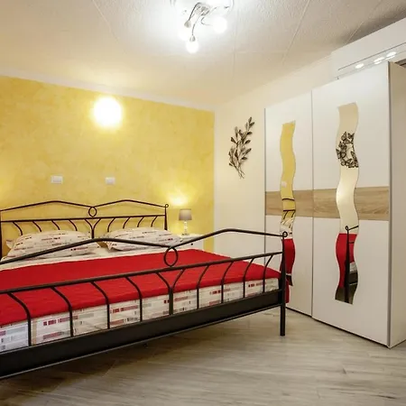 Pokrajac In Rovinjsko Selo - Haus Fuer 4-5 Personen Holiday home Rovinj