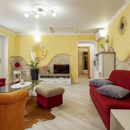 Pokrajac In Rovinjsko Selo - Haus Fuer 4-5 Personen Rovinj