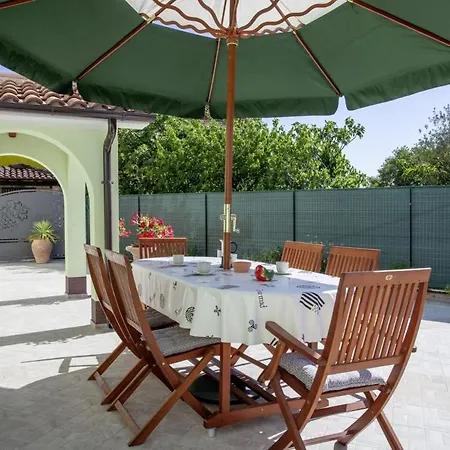 Holiday home Pokrajac In Rovinjsko Selo - Haus Fuer 4-5 Personen Rovinj