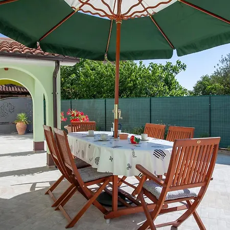 Ferienhaus Pokrajac In Rovinjsko Selo - Haus Für 4-5 Personen Rovinj