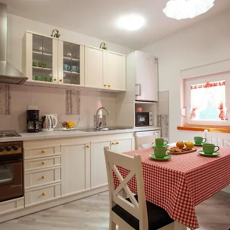 Ferienhaus Pokrajac In Rovinjsko Selo - Haus Für 4-5 Personen *