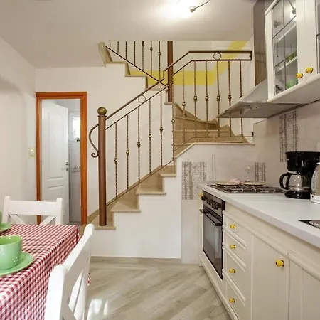 Pokrajac In Rovinjsko Selo - Haus Fuer 4-5 Personen * روفينج