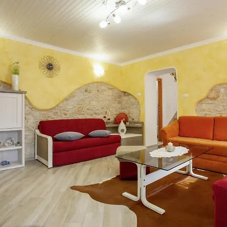 Pokrajac In Rovinjsko Selo - Haus Fuer 4-5 Personen روفينج